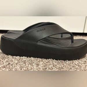 Black Crocs Platform Flip Flops